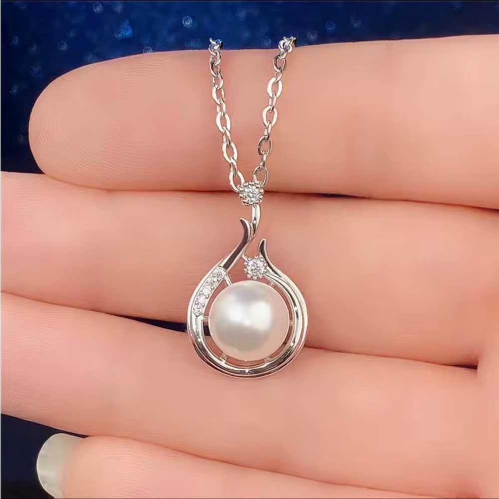 Sterling Silver Pearl Pendant Necklace - White Pearl